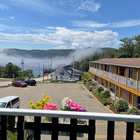 Hotel Georges Tadoussac Buitenkant foto