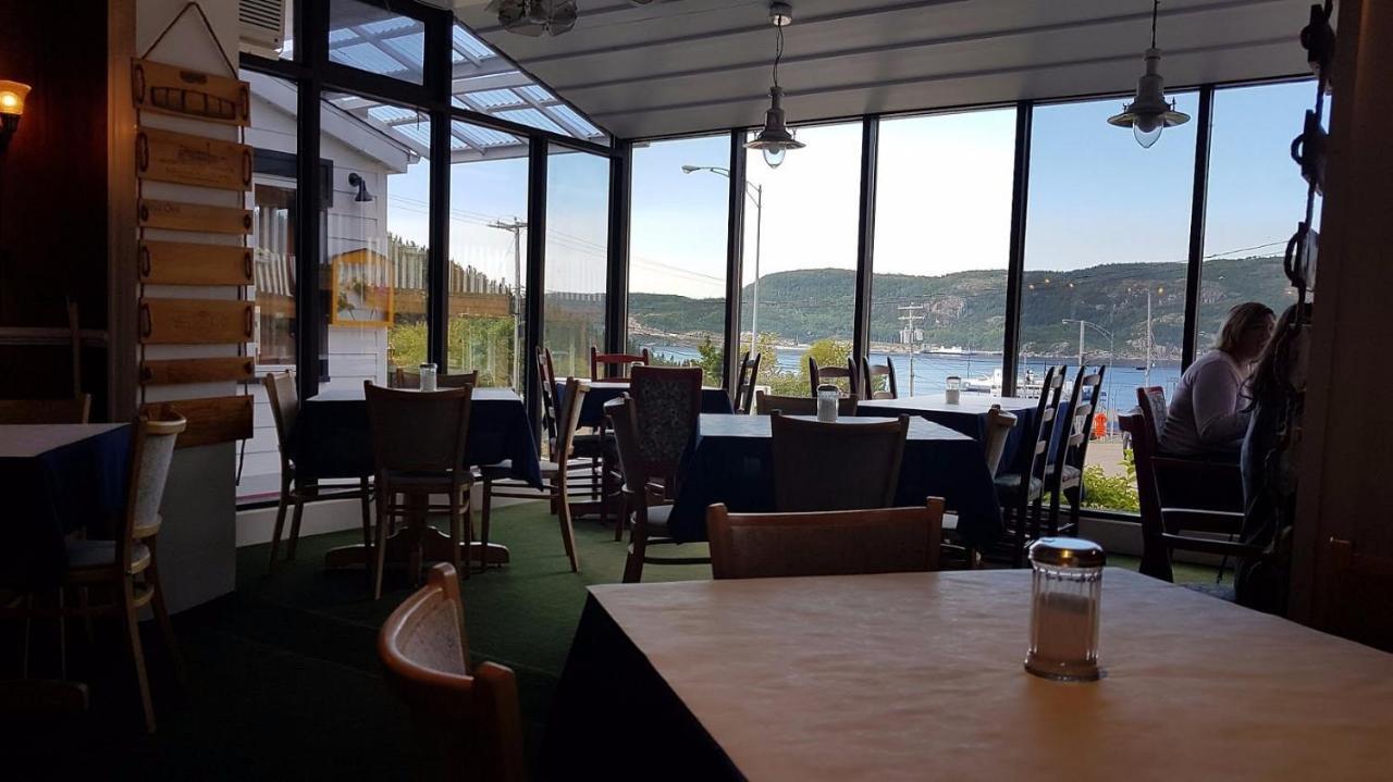 Hotel Georges Tadoussac Buitenkant foto
