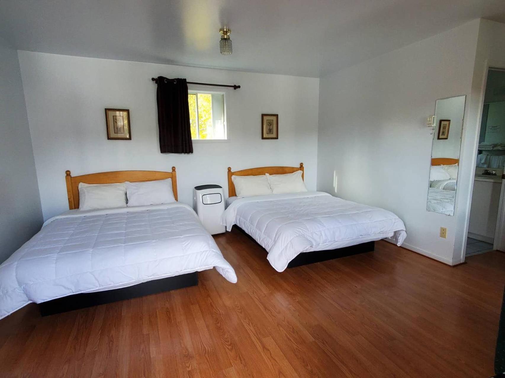Hotel Georges Tadoussac Buitenkant foto