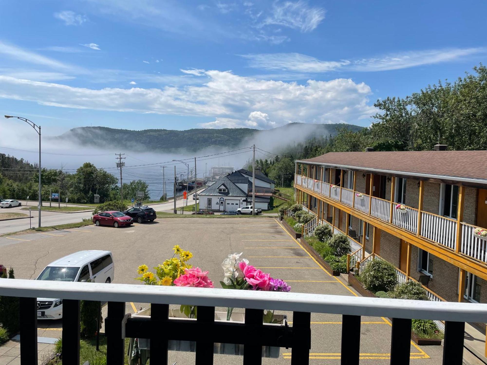 Hotel Georges Tadoussac Buitenkant foto
