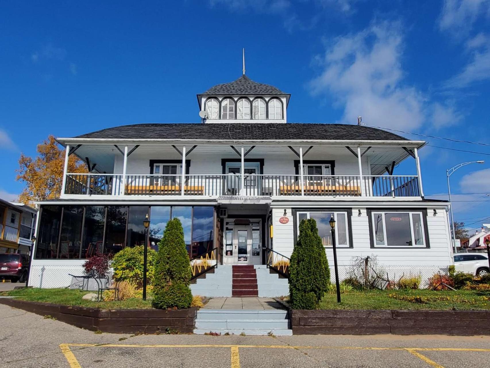 Hotel Georges Tadoussac Buitenkant foto