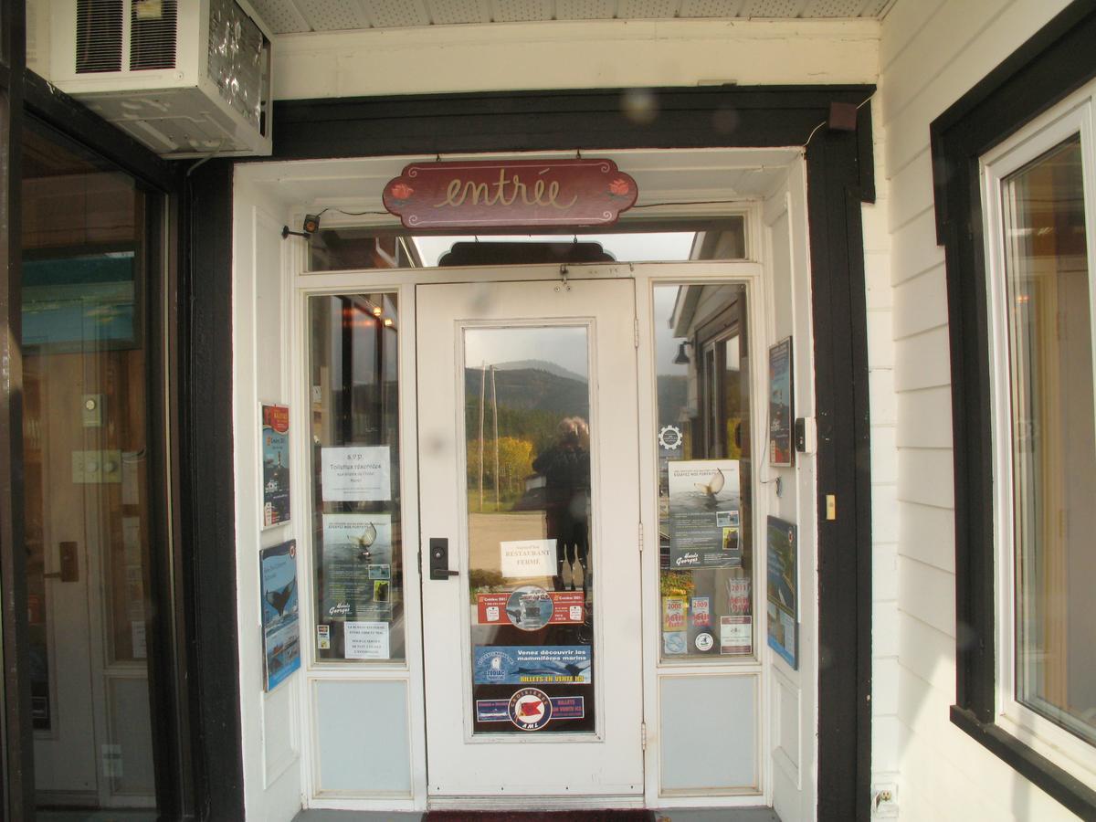 Hotel Georges Tadoussac Buitenkant foto