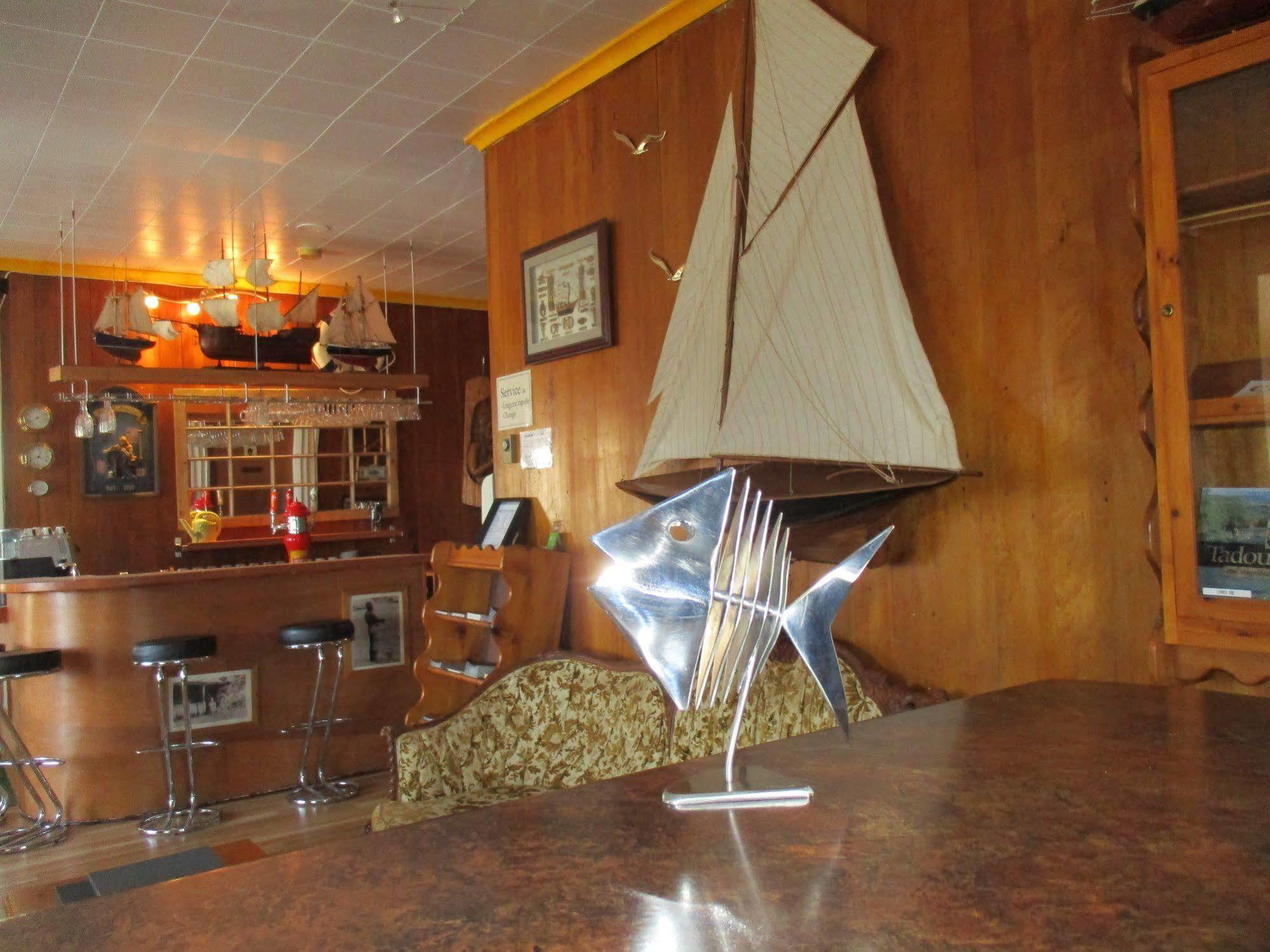 Hotel Georges Tadoussac Buitenkant foto