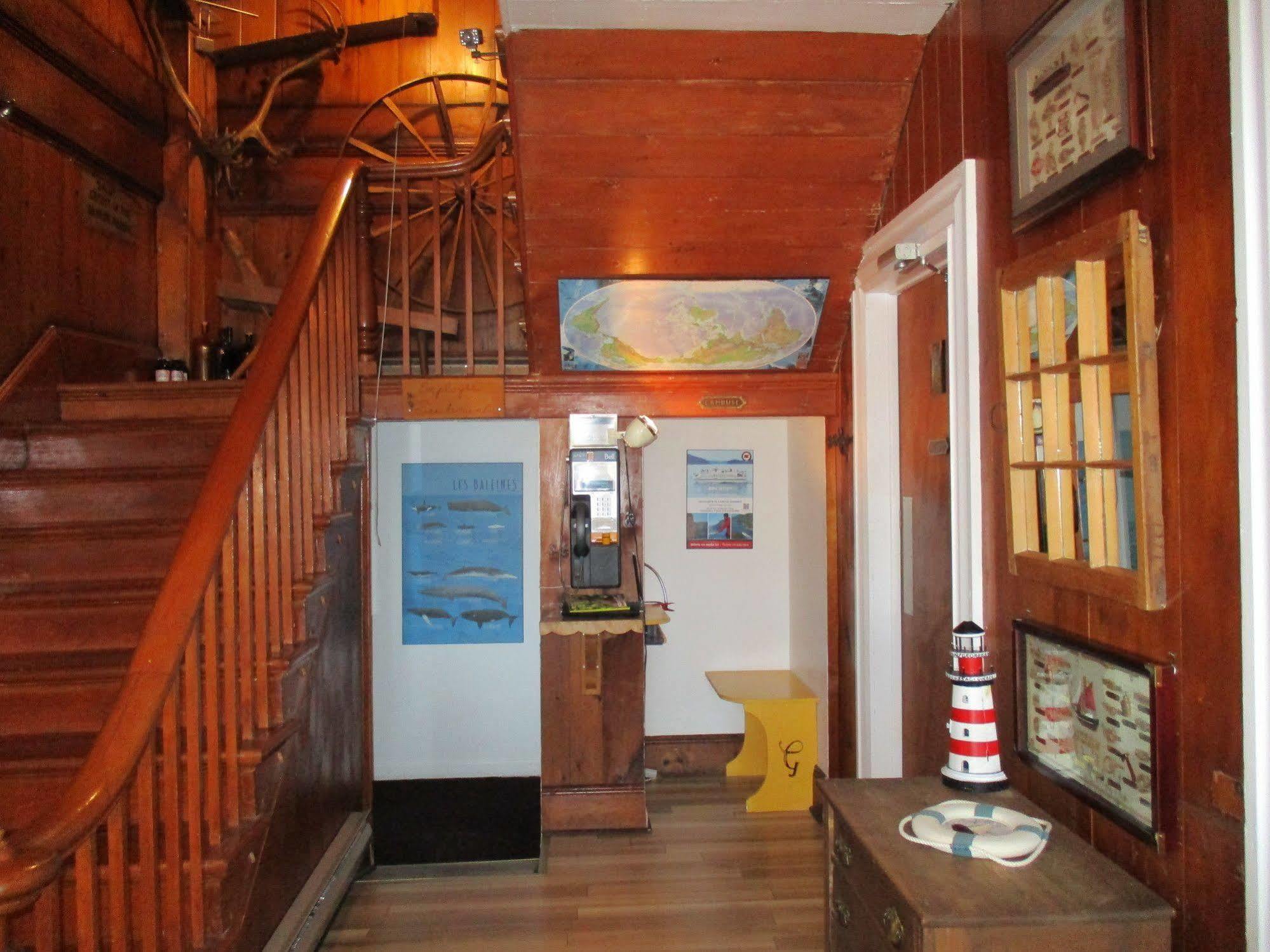Hotel Georges Tadoussac Buitenkant foto