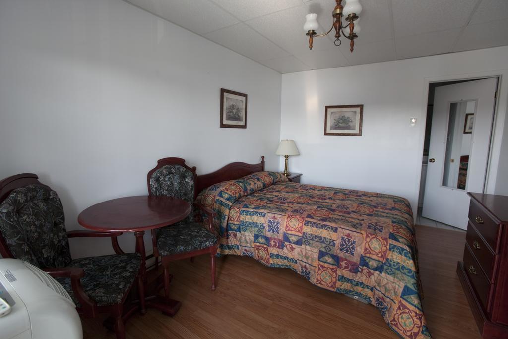 Hotel Georges Tadoussac Buitenkant foto