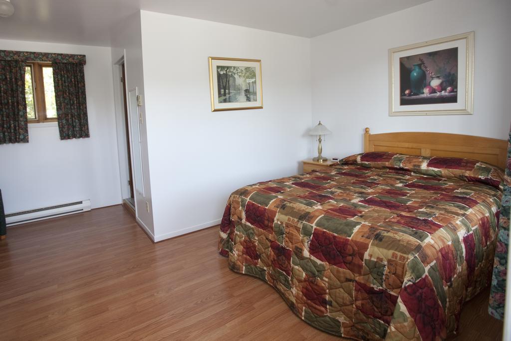 Hotel Georges Tadoussac Buitenkant foto