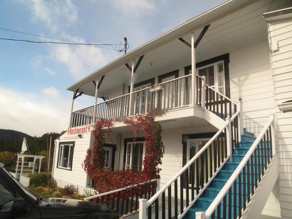 Hotel Georges Tadoussac Buitenkant foto