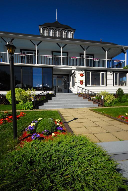 Hotel Georges Tadoussac Buitenkant foto