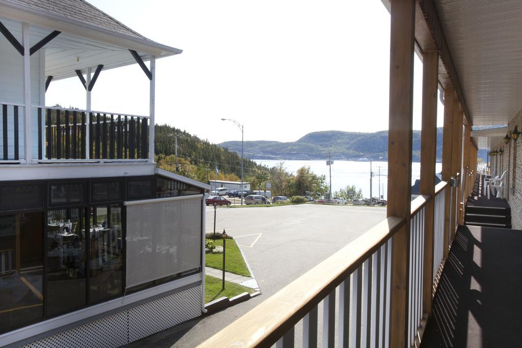 Hotel Georges Tadoussac Buitenkant foto