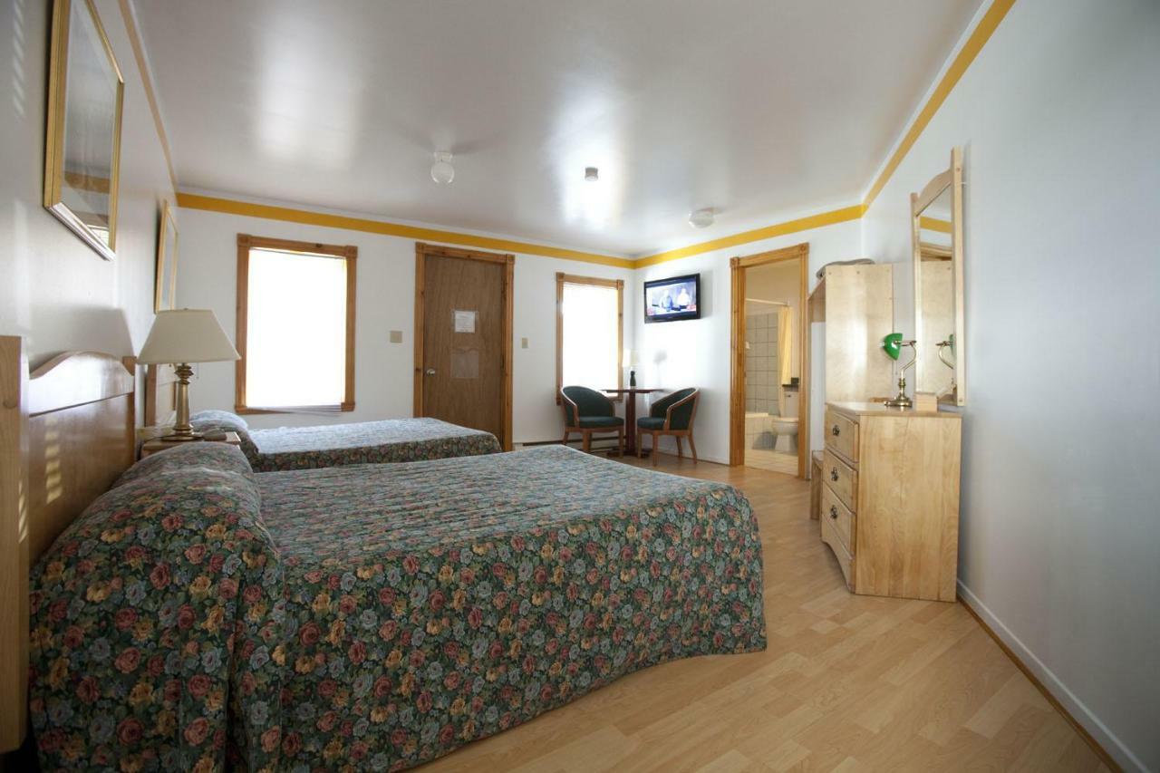 Hotel Georges Tadoussac Buitenkant foto